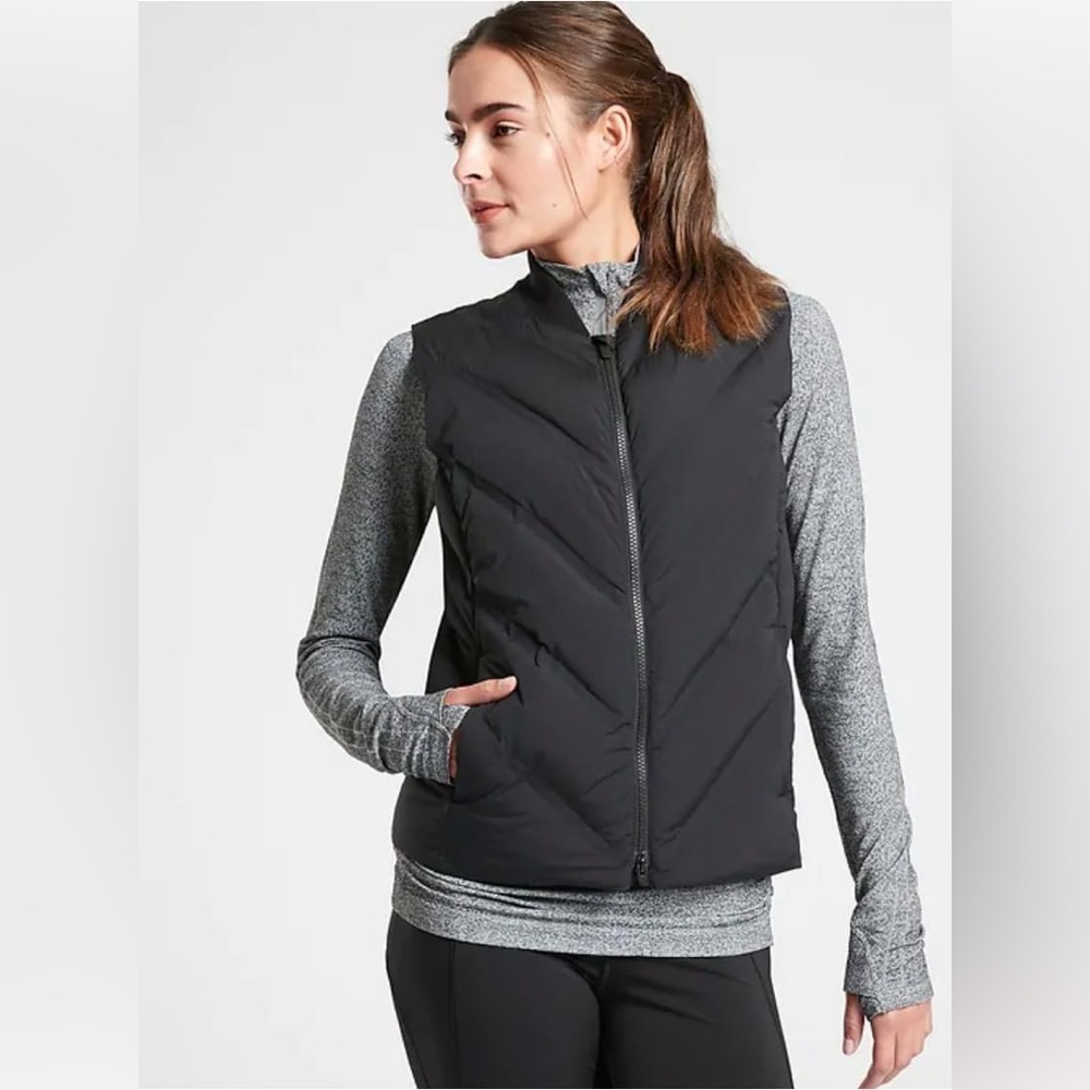 NWOT Athleta Original Inlet Puffer Vest size Small
